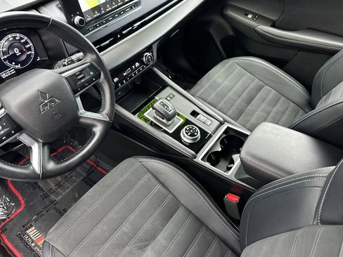 Used 2024 Mitsubishi Outlander Ralliart image 10
