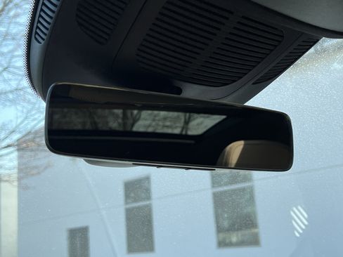 Used 2025 Mercedes-Benz GLE 450e 4MATIC image 27