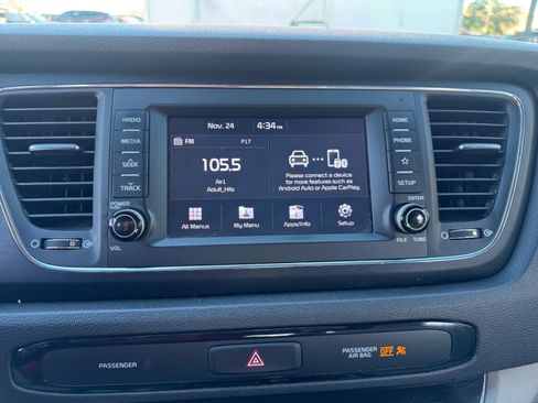 Used 2019 Kia Sedona L image 28