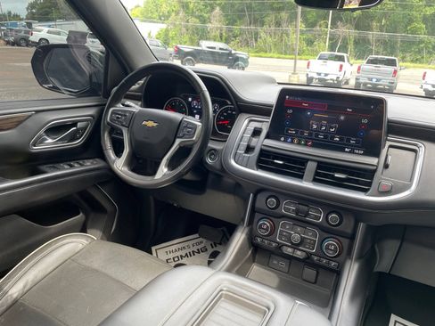 Used 2021 Chevrolet Tahoe Premier w/ Premium Package RWD image 31