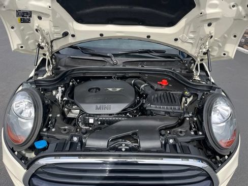 Used 2018 MINI Cooper 4-Door Hardtop FWD image 22