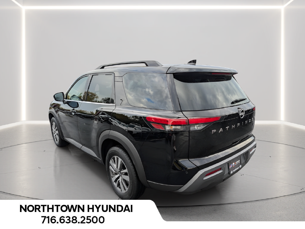 Used 2026 Nissan Pathfinder SL AWD/4WD image 3