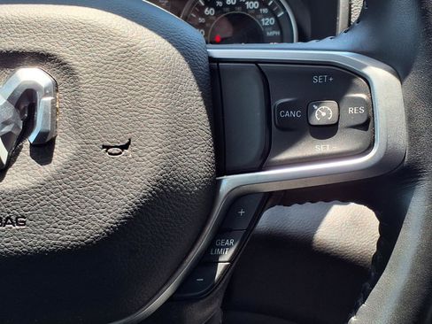 Used 2022 RAM 1500 Big Horn AWD/4WD image 16