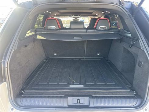 Used 2020 Land Rover Range Rover Sport SVR image 14