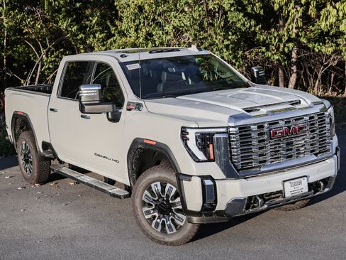 New 2026 GMC Sierra 2500 Denali w/ Denali Reserve Package image 2