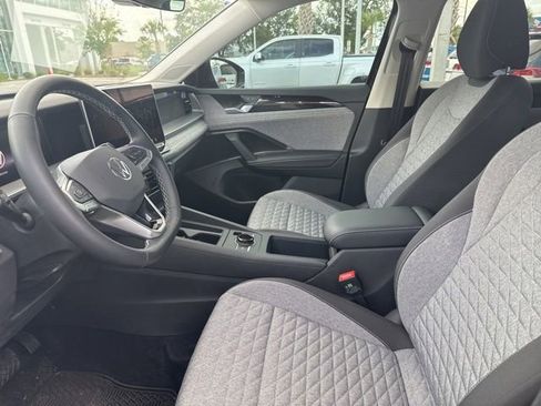 Certified 2025 Volkswagen Tiguan S FWD image 15