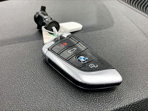 Used 2019 BMW 330i Sedan w/ Convenience Package RWD image 14