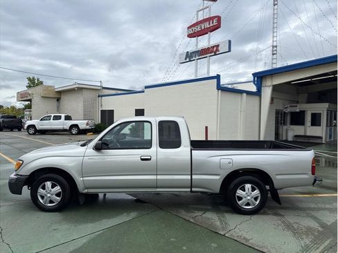 Used 2000 Toyota Tacoma 2WD Xtracab image 10
