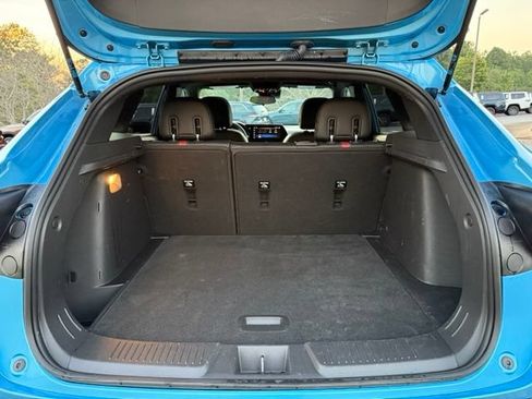 Used 2025 Chevrolet Trax RS w/ Sunroof Package FWD image 29