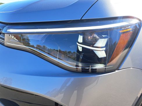 New 2026 Volkswagen Taos SE image 14