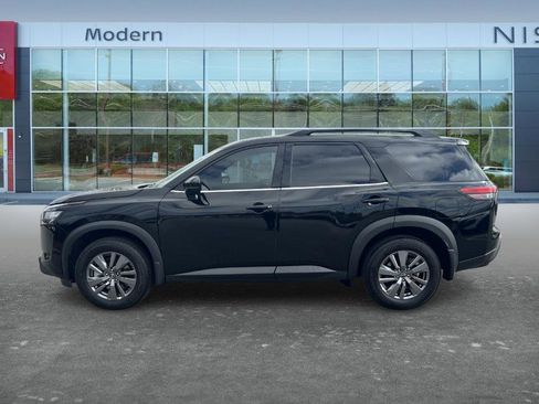 Certified 2025 Nissan Pathfinder SV image 8