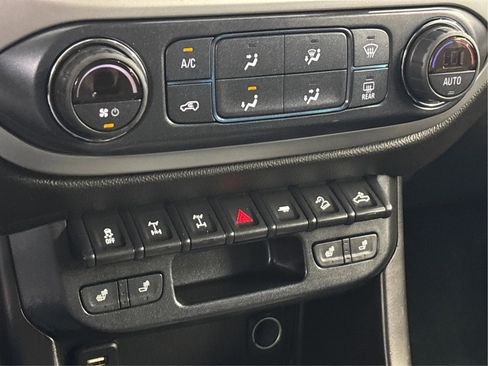 Used 2018 Chevrolet Colorado ZR2 image 37