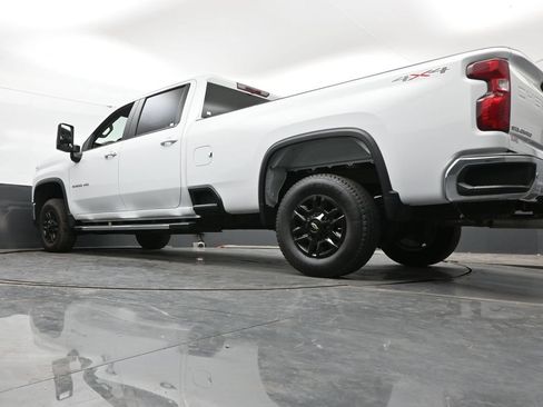 Used 2025 Chevrolet Silverado 2500 LT w/ Safety Package AWD/4WD image 45