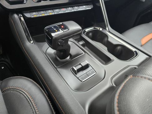 Used 2022 GMC Sierra 1500 AT4 w/ AT4 Premium Package image 27