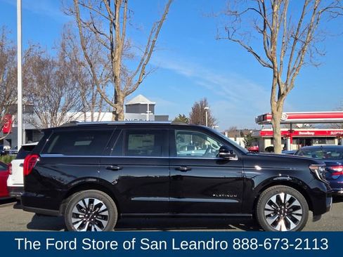 New 2026 Ford Expedition Platinum w/ Driver's Package image 8
