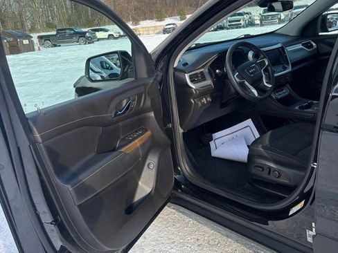 Used 2023 GMC Acadia SLE w/ Driver Convenience Package image 9