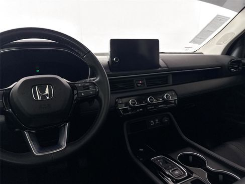 Used 2023 Honda Pilot Touring image 34