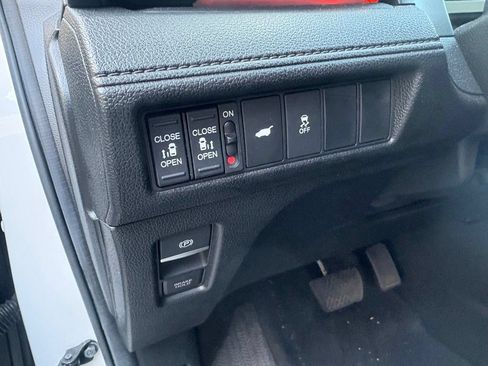 Used 2025 Honda Odyssey Sport-L image 19