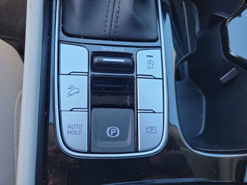 Used 2025 Hyundai Tucson SE image 31