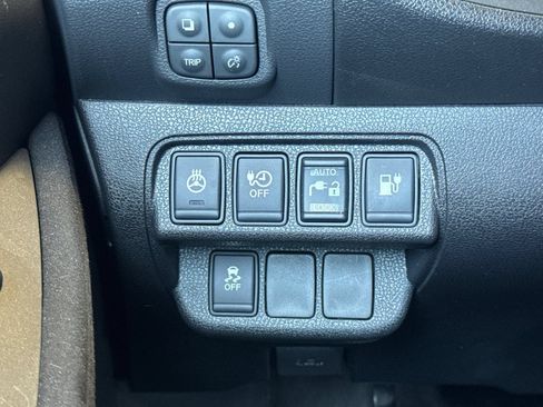 Used 2015 Nissan Leaf S w/ Charge Package FWD image 38