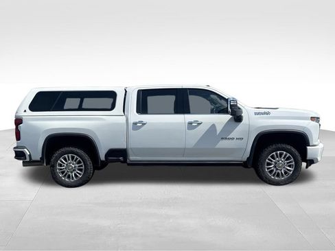 Used 2022 Chevrolet Silverado 2500 High Country w/ Technology Package AWD/4WD image 5