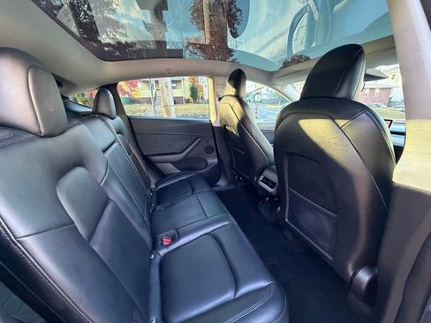 Used 2022 Tesla Model Y Performance image 16
