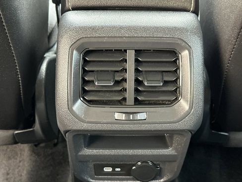 Used 2023 Volkswagen Tiguan SE FWD image 14