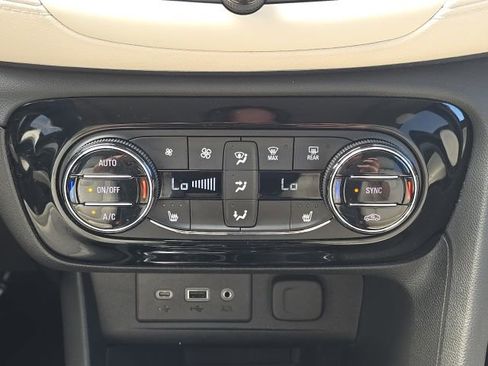 Used 2023 Buick Encore GX Essence w/ Experience Buick Package image 35