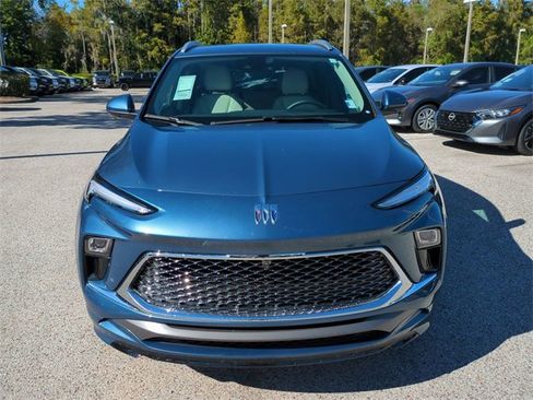 Used 2025 Buick Encore GX Avenir w/ Avenir Technology Package image 4