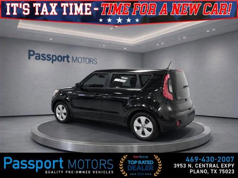 Used 2015 Kia Soul WAGON 4D image 3