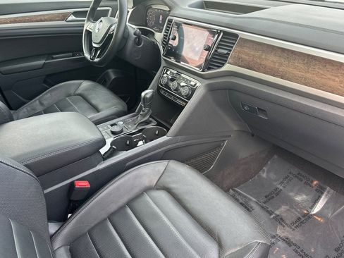 Used 2019 Volkswagen Atlas SEL Premium image 18
