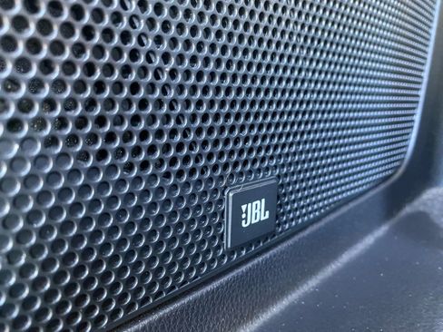 Used 2023 Toyota Highlander Platinum image 10