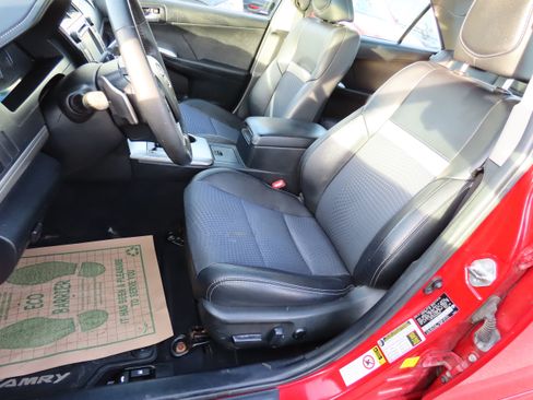 Used 2012 Toyota Camry SE image 36