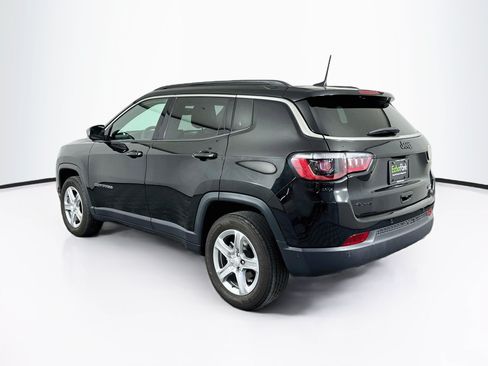 Used 2023 Jeep Compass Latitude w/ Convenience Group AWD/4WD image 5