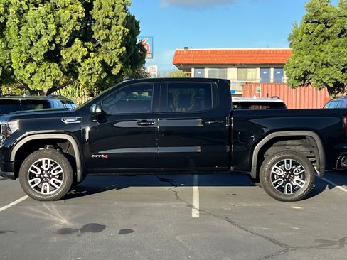 Used 2025 GMC Sierra 1500 AT4 w/ Technology Package image 8