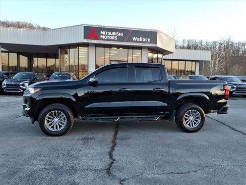 Used 2024 Chevrolet Colorado LT w/ LT Convenience Package II image 2