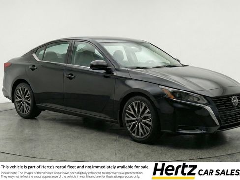 Used 2025 Nissan Altima 2.5 SV image 1