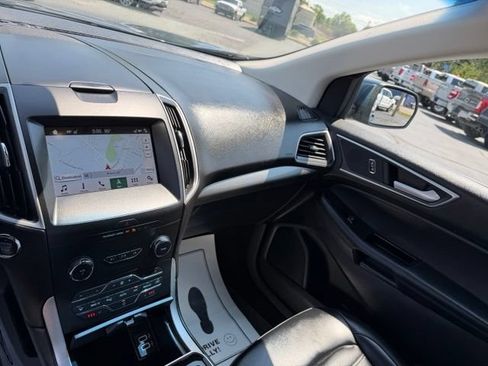 Used 2019 Ford Edge SEL w/ Equipment Group 201A AWD/4WD image 34