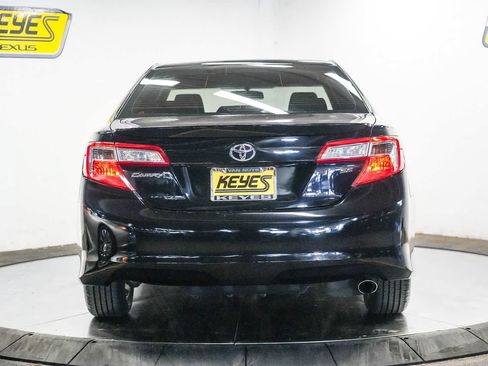 Used 2013 Toyota Camry SE FWD image 5