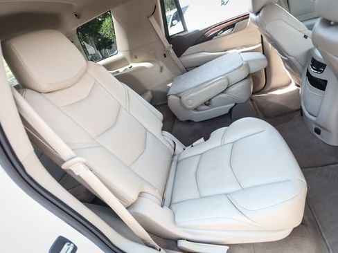 Used 2017 Cadillac Escalade Luxury AWD/4WD image 74