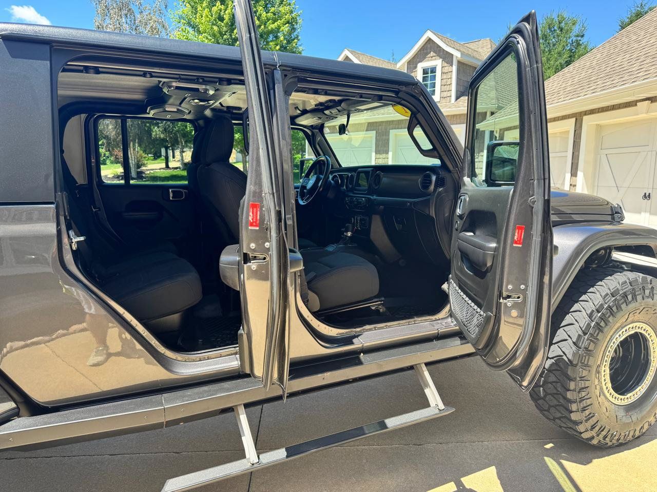 Used 2021 Jeep Gladiator Sport AWD/4WD image 16