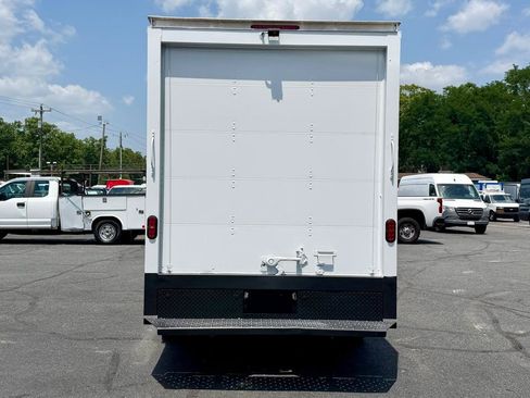 Used 2022 Ford Transit 350 DRW RWD image 7