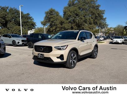 New 2026 Volvo XC40 B4 Plus w/ Protection Package Premier