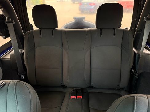 Used 2019 Jeep Wrangler Sport AWD/4WD image 11