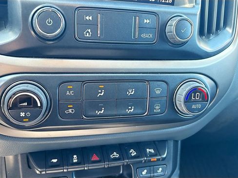 Used 2022 Chevrolet Colorado Z71 AWD/4WD image 16
