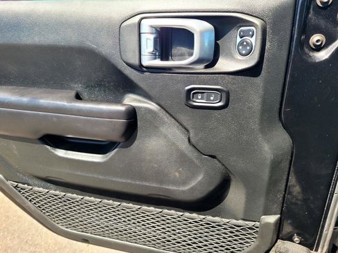 Used 2021 Jeep Wrangler Unlimited Rubicon AWD/4WD image 22