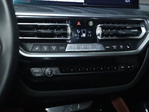 Used 2024 BMW X4 xDrive30i w/ Premium Package image 29