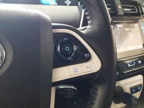 Used 2016 Toyota Prius Four Touring FWD image 5