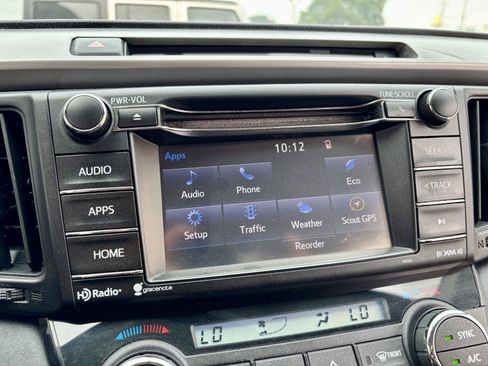 Used 2016 Toyota RAV4 XLE AWD/4WD image 17
