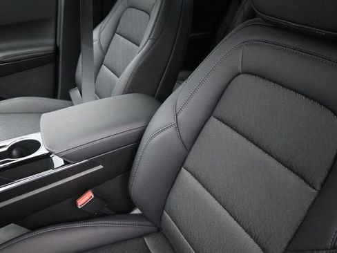 New 2026 Chevrolet Equinox LT w/ Convenience Package II AWD/4WD image 17